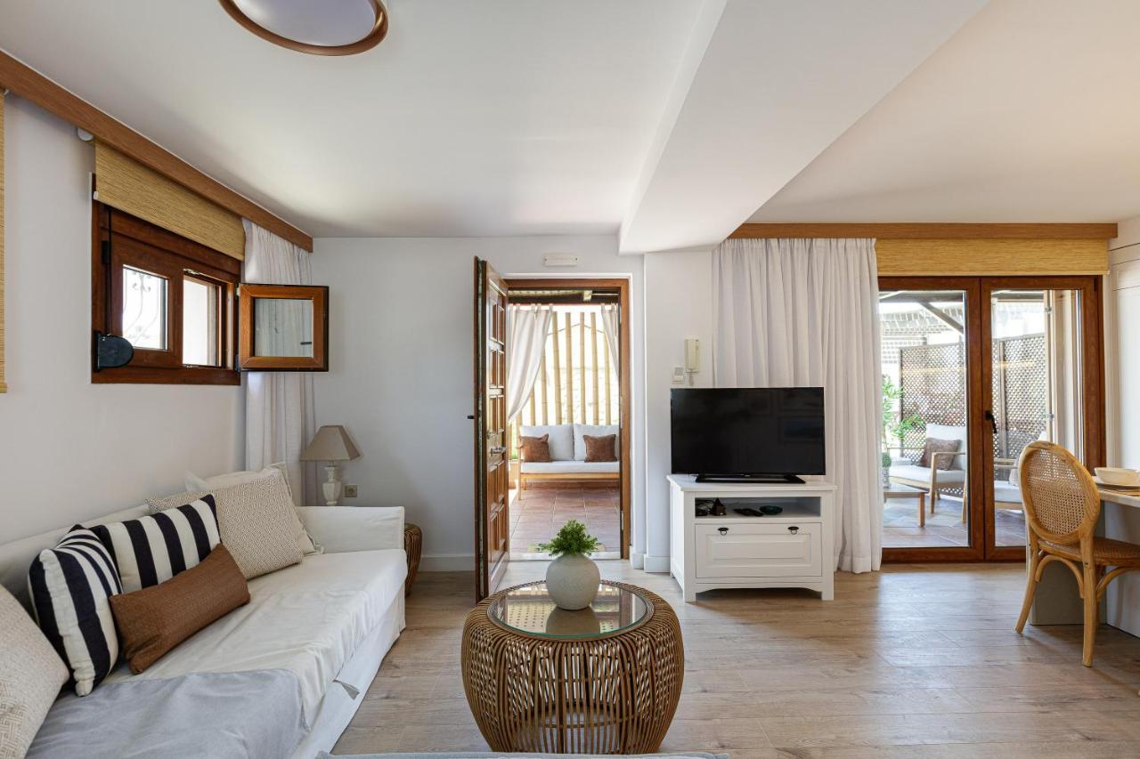 Villa Seashell -Wonderful Newly Renovated Villa On The Beach Galatás Exteriér fotografie