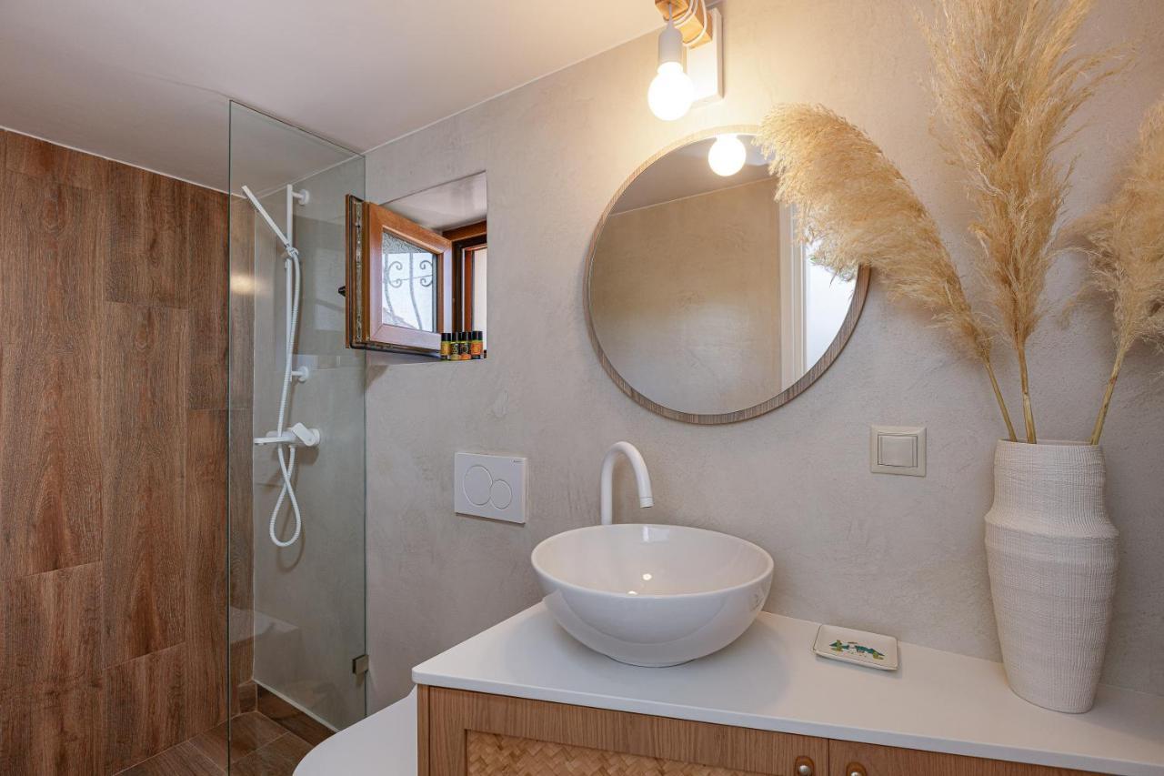 Villa Seashell -Wonderful Newly Renovated Villa On The Beach Galatás Exteriér fotografie